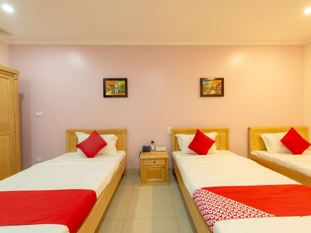 undefined OYO 417 Truong Son Hotel 4