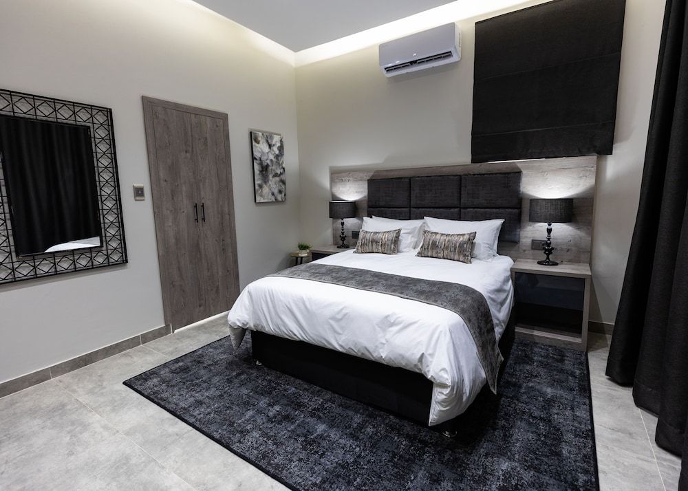 Luxe Suites Boutique Hotel Deluxe Double Room 2