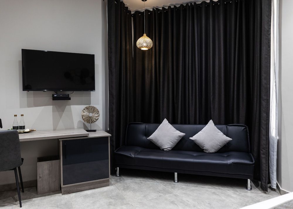 Luxe Suites Boutique Hotel Family Studio Suite 4