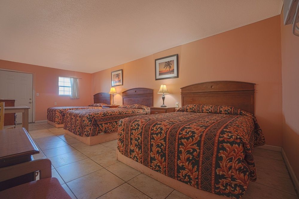 Room, Multiple Beds