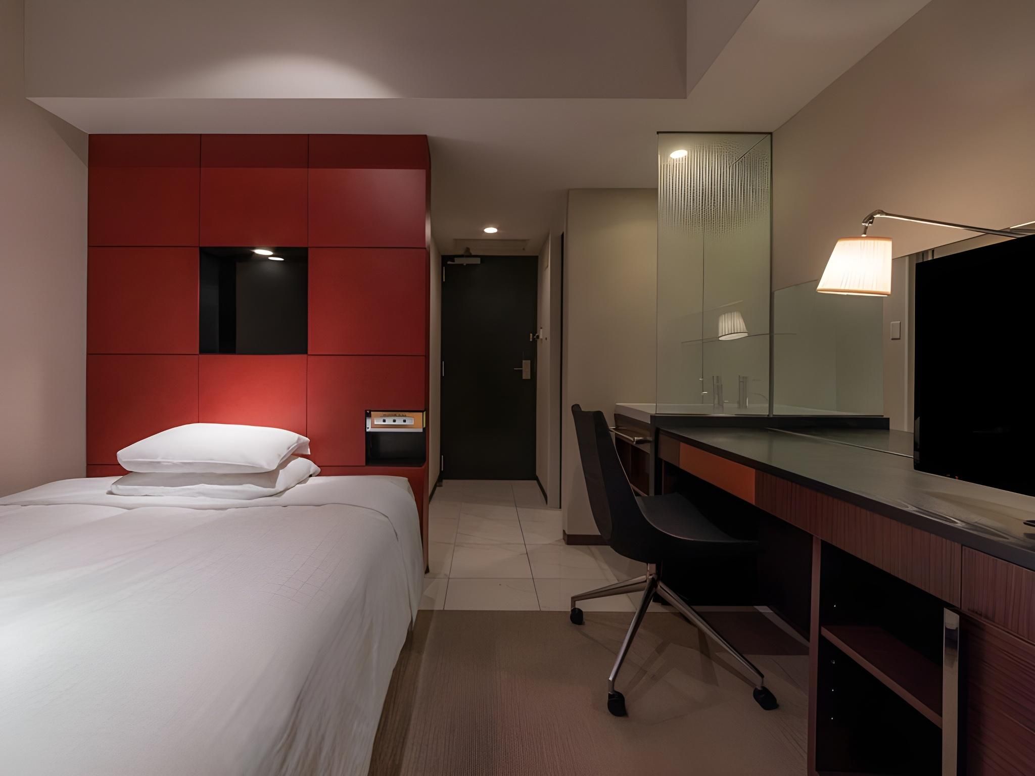 Single - Non-Smoking