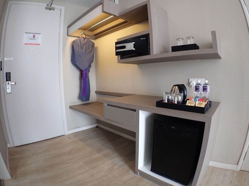 De Elements Business Hotel Damansara Superior King Room 8