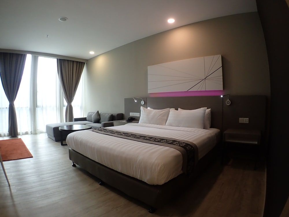 De Elements Business Hotel Damansara Deluxe King Room
