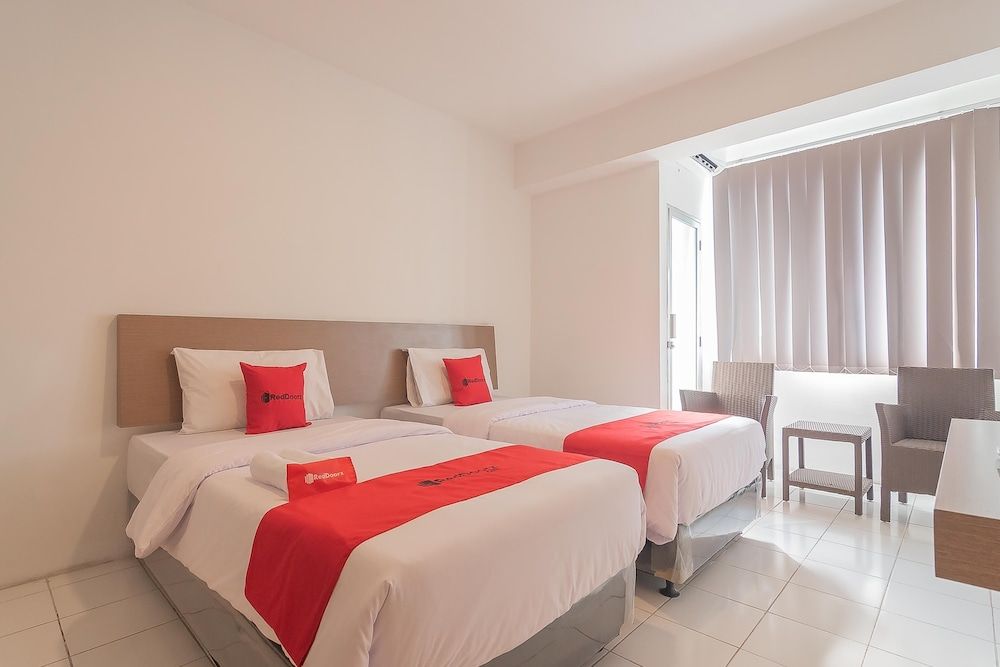 Deluxe Twin Room (Reddoorz)