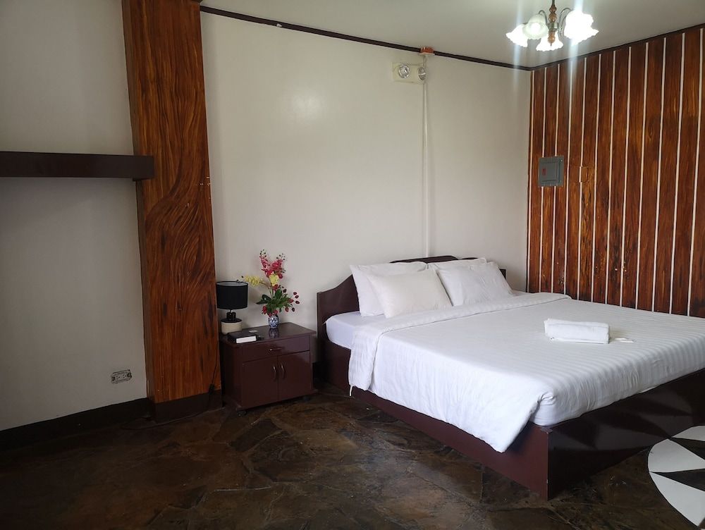 undefined OYO 880 Flores De Musa Inn 4