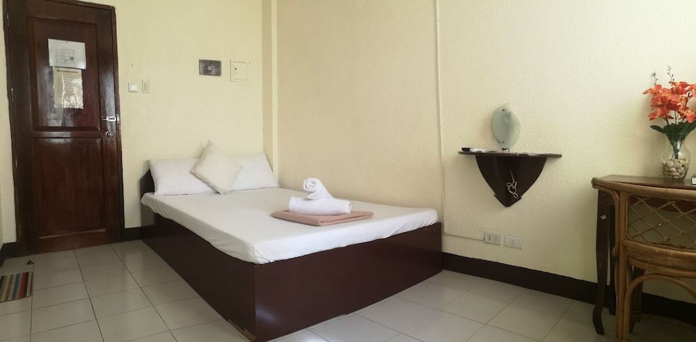 undefined OYO 880 Flores De Musa Inn 5