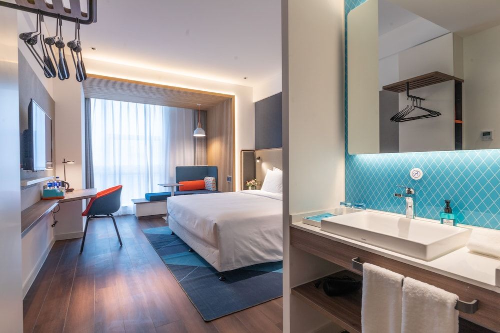 Standard Room, 1 King Bed