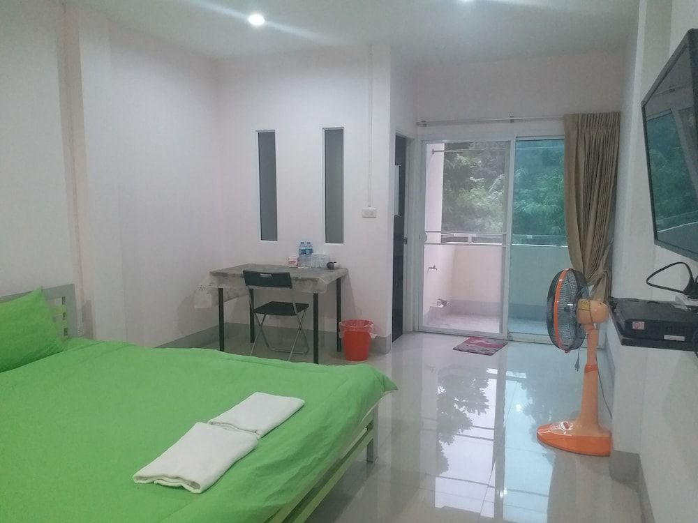 Chawalee Place Standard Room 7