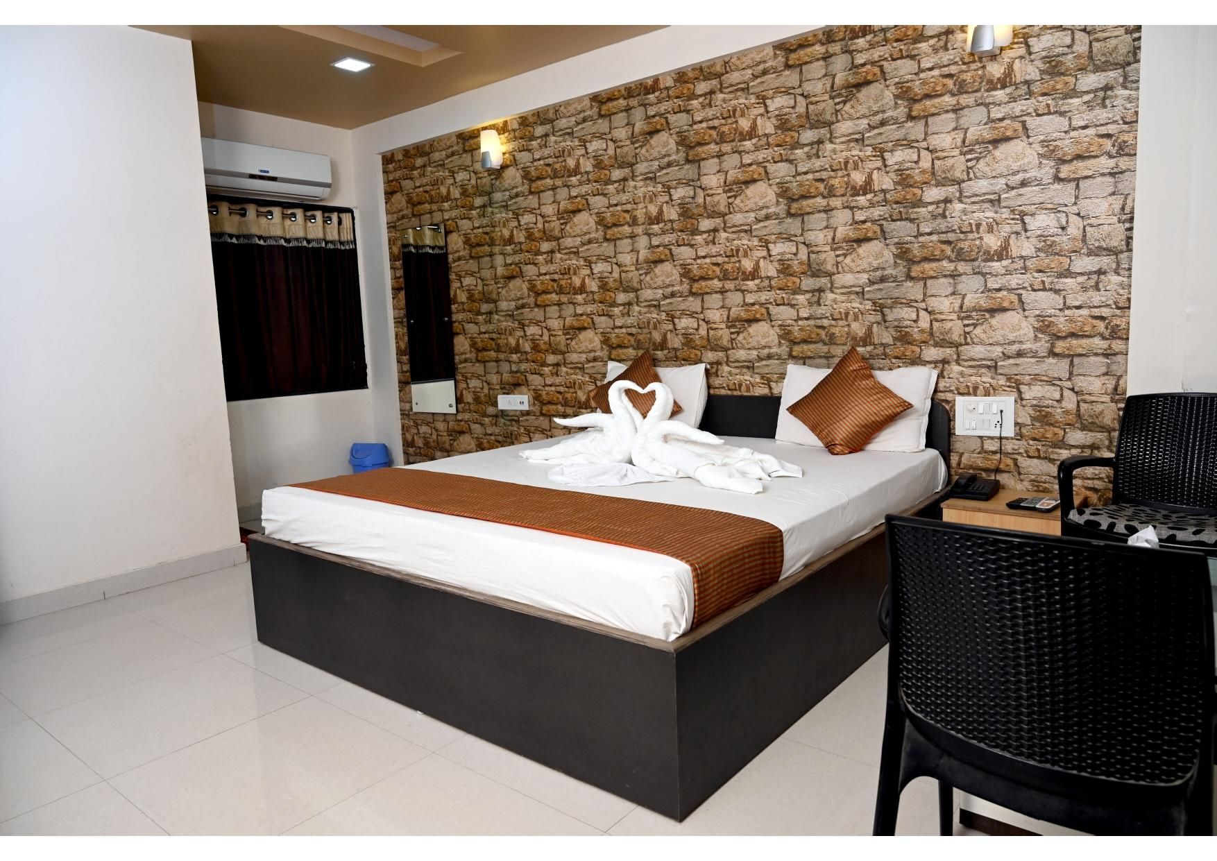 Hotel Sukh Sagar Royal Deluxe