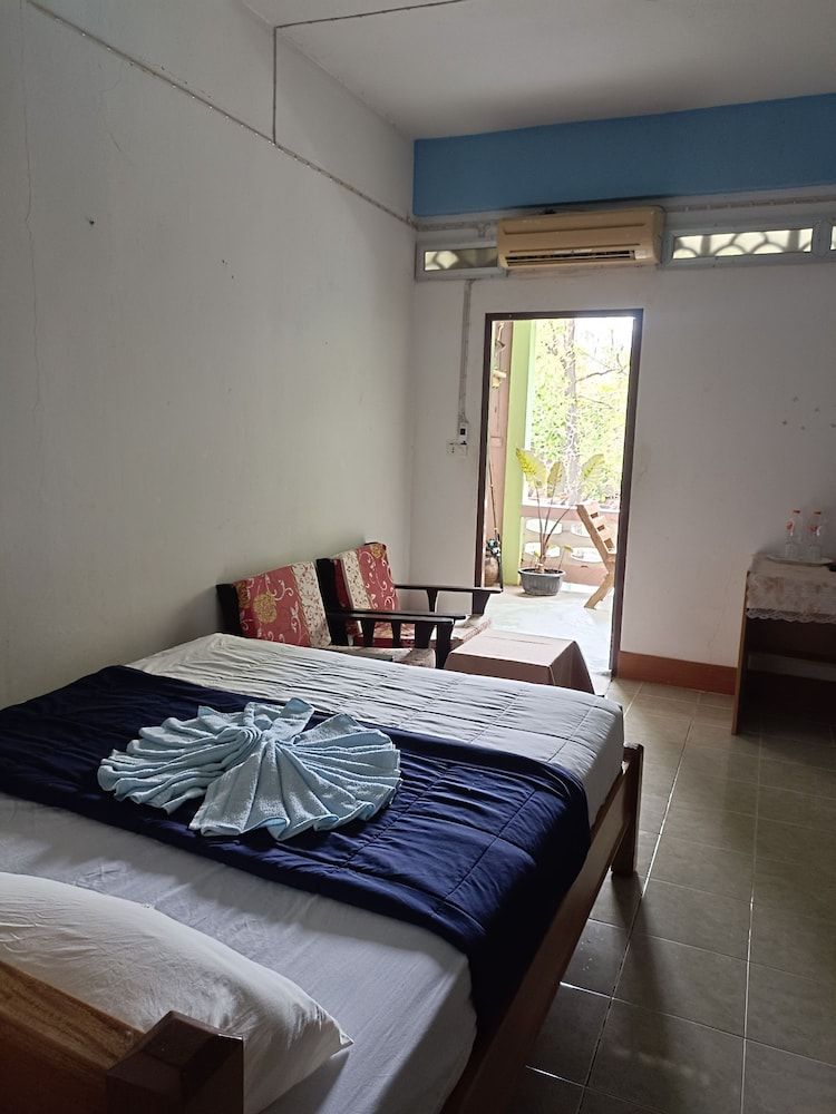 Mhontong Homestay Standard Double Room 4