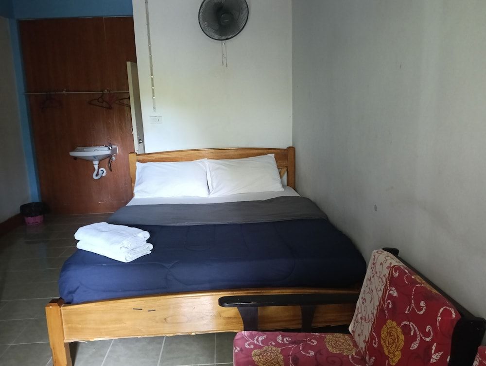 Mhontong Homestay Standard Double Room 8