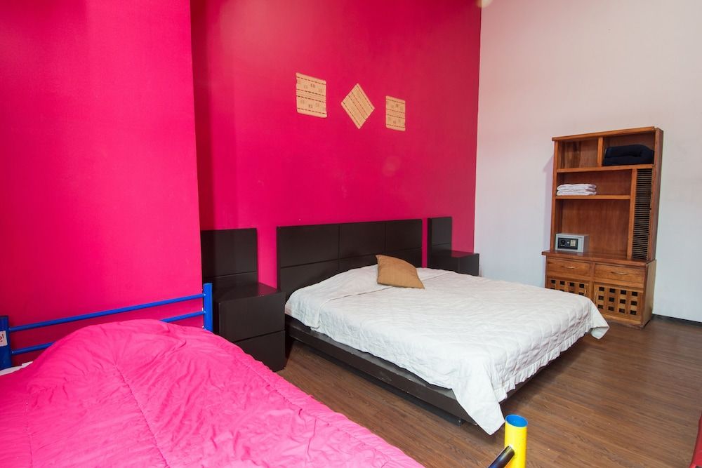 Hostal Amigo - Hostel Standard Double Room, Shared Bathroom