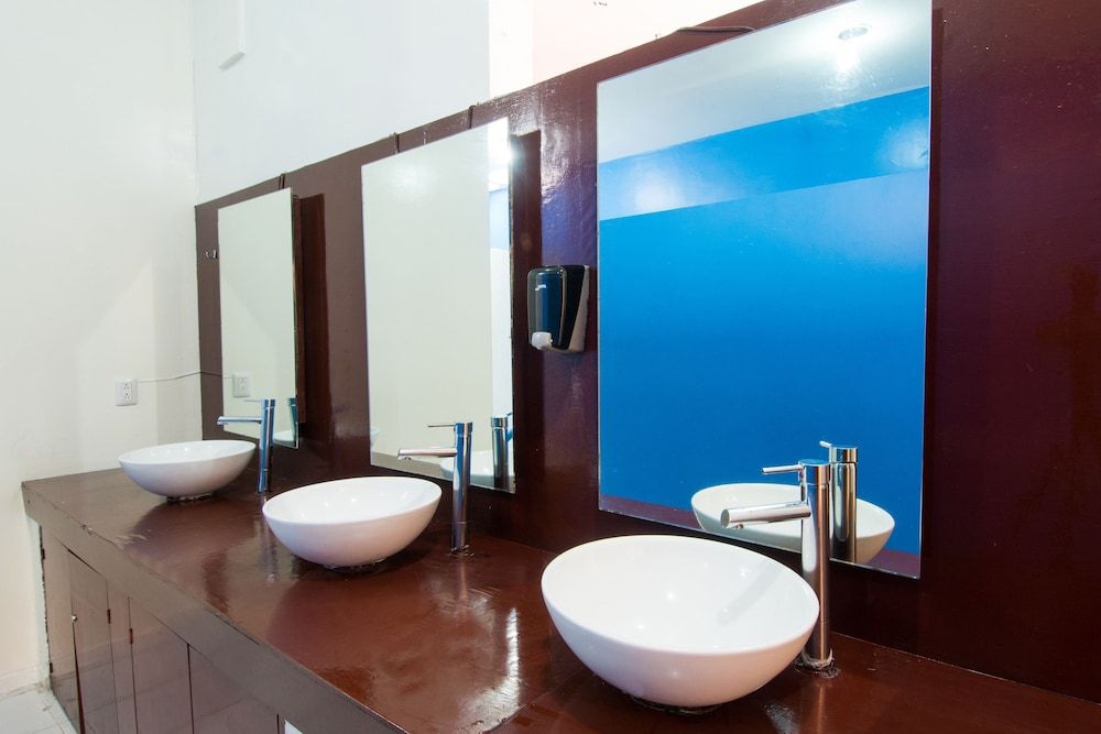 Hostal Amigo - Hostel Standard Double Room, Shared Bathroom 6