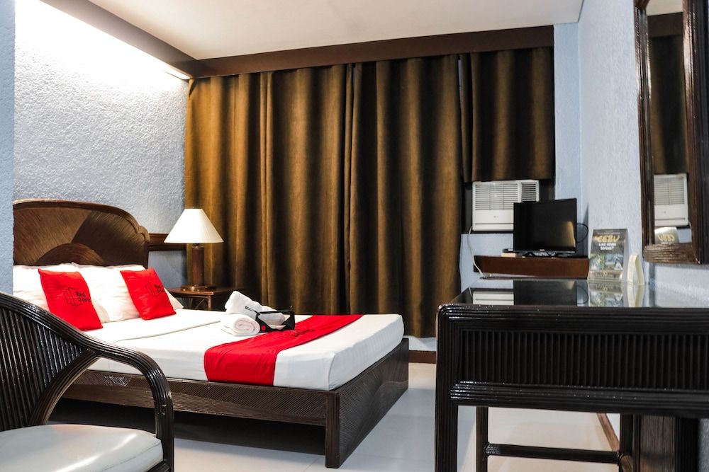 undefined RedDoorz @ Junquera Extension Cebu 7