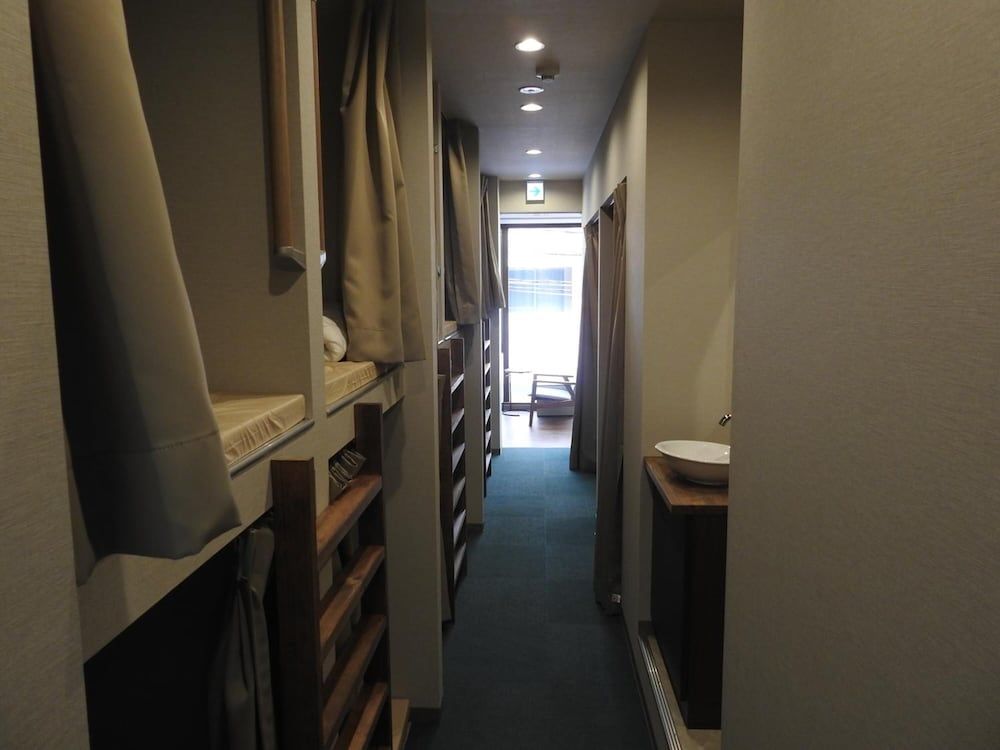 bnb+ Secret Base Mejiro - Hostel Mixed Dormitory Room 7