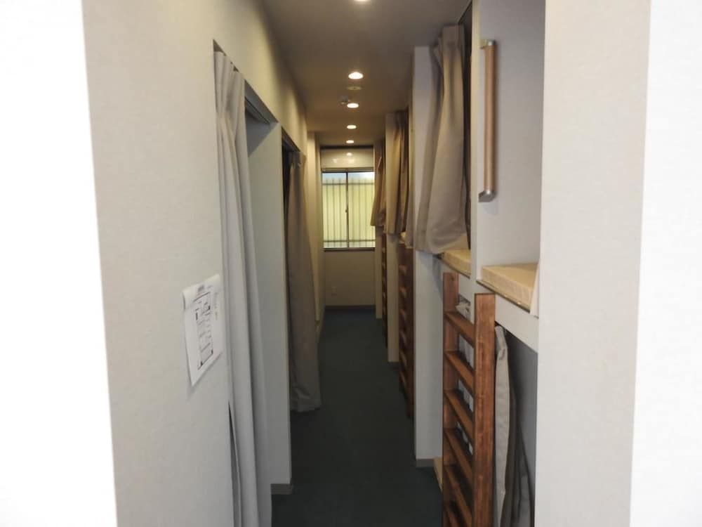 bnb+ Secret Base Mejiro - Hostel Mixed Dormitory Room 4