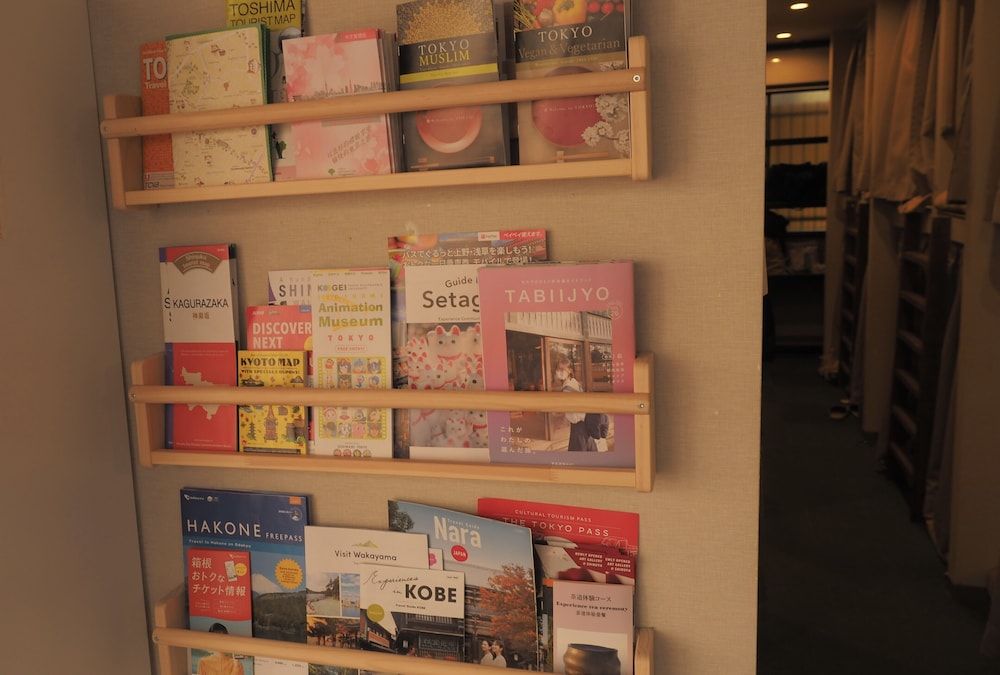 bnb+ Secret Base Mejiro - Hostel Mixed Dormitory Room 10