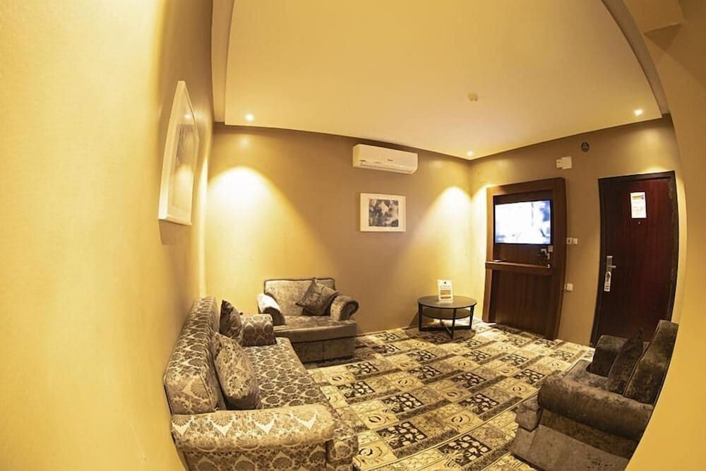Al Muteb Suites Al Qassim Junior Suite 3