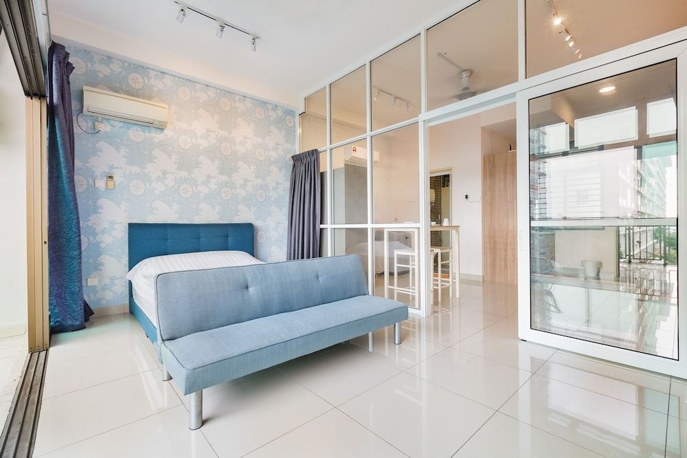 Deluxe Studio Apartment