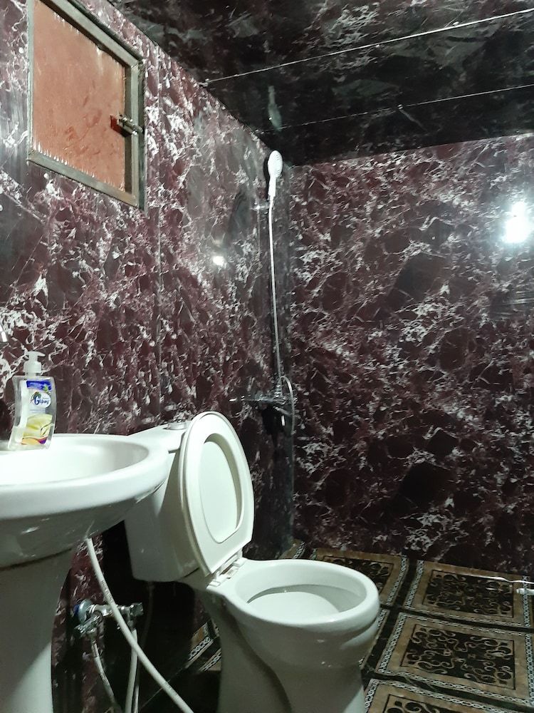 undefined Salma Camp 7