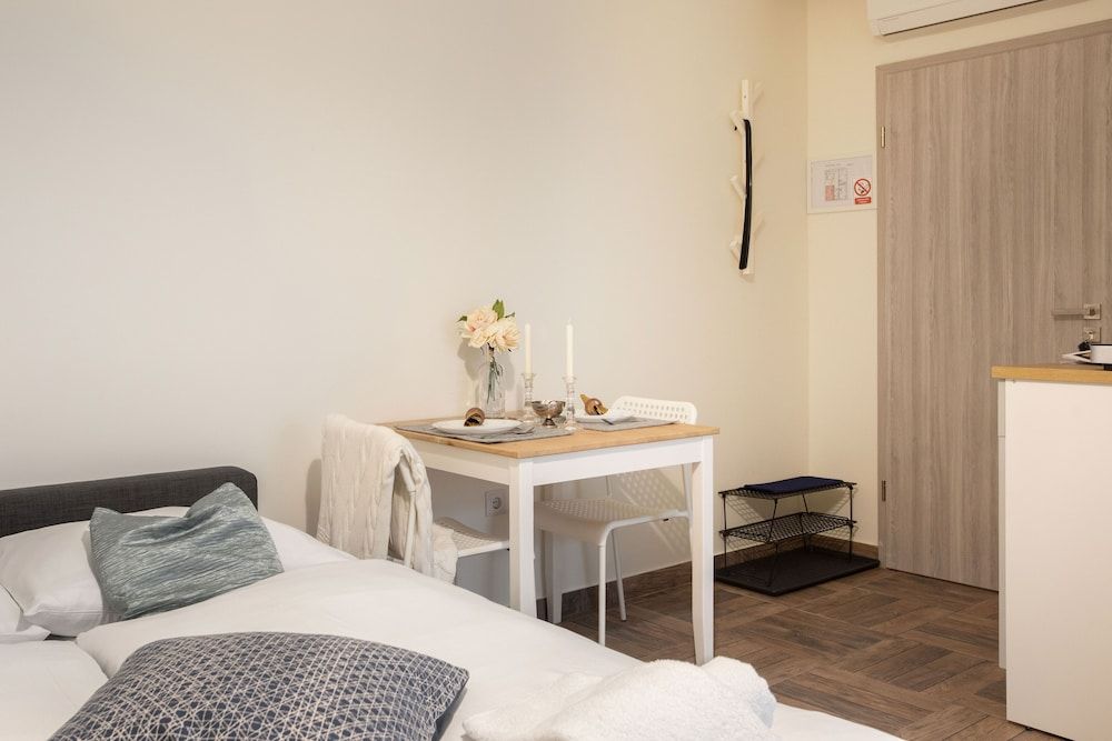 undefined Cozy and Modern Studio Near City Center 5