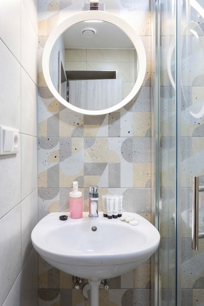 undefined Cozy and Modern Studio Near City Center 6