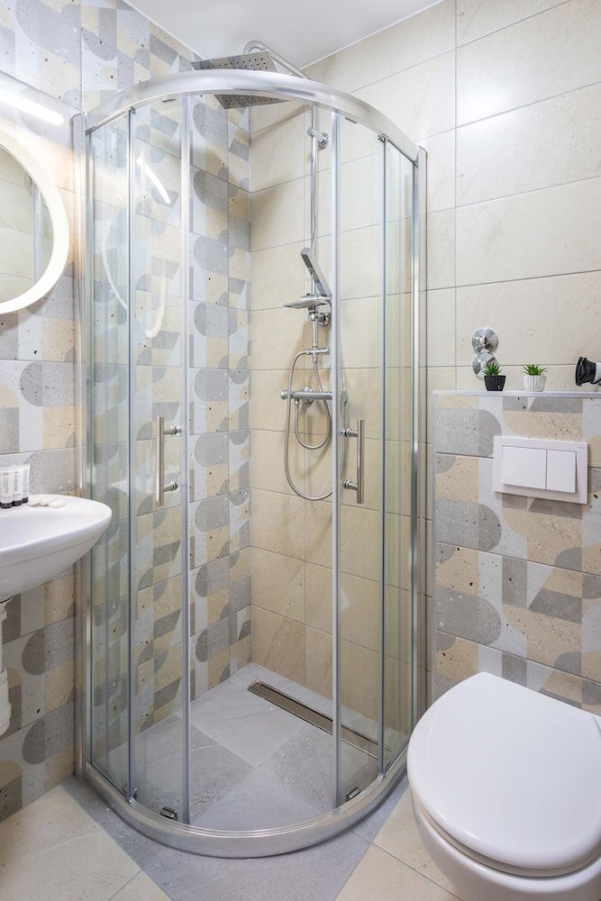 undefined Cozy and Modern Studio Near City Center 7