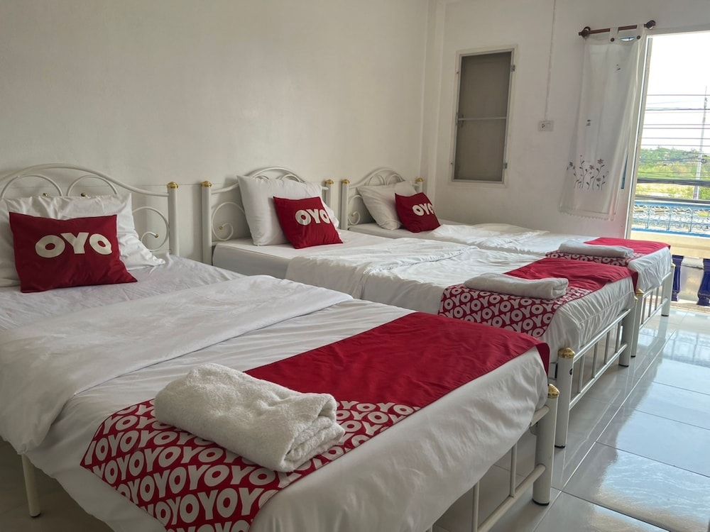 Sabai Place Deluxe Triple Room 10