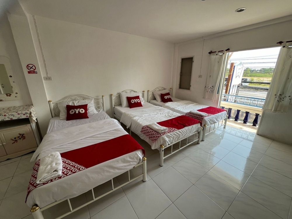 Sabai Place Deluxe Triple Room 6