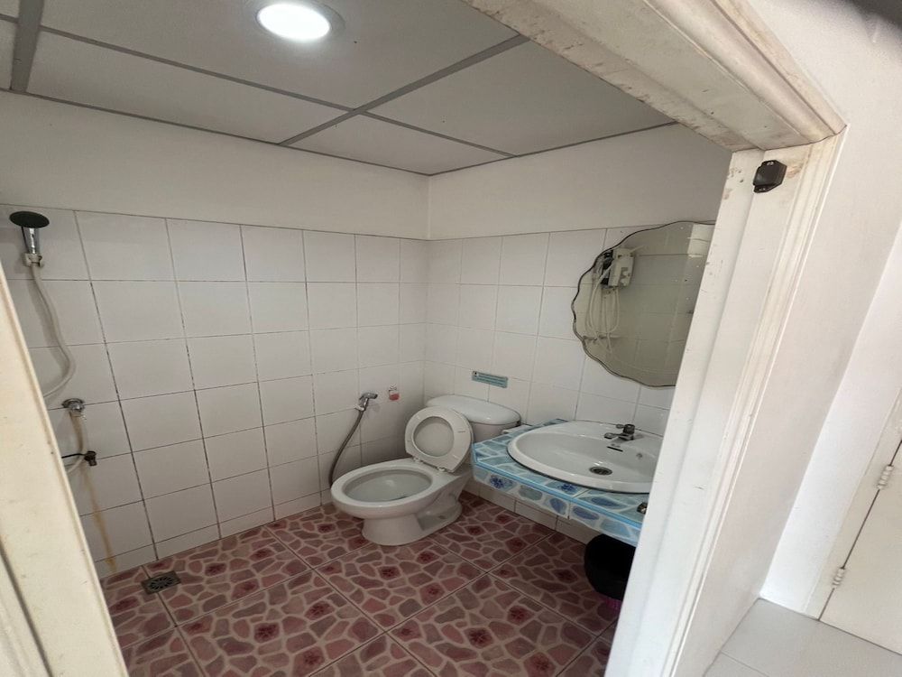 Sabai Place Deluxe Triple Room 15