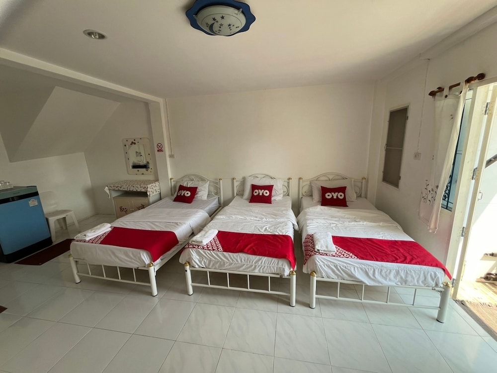 Sabai Place Deluxe Triple Room 3