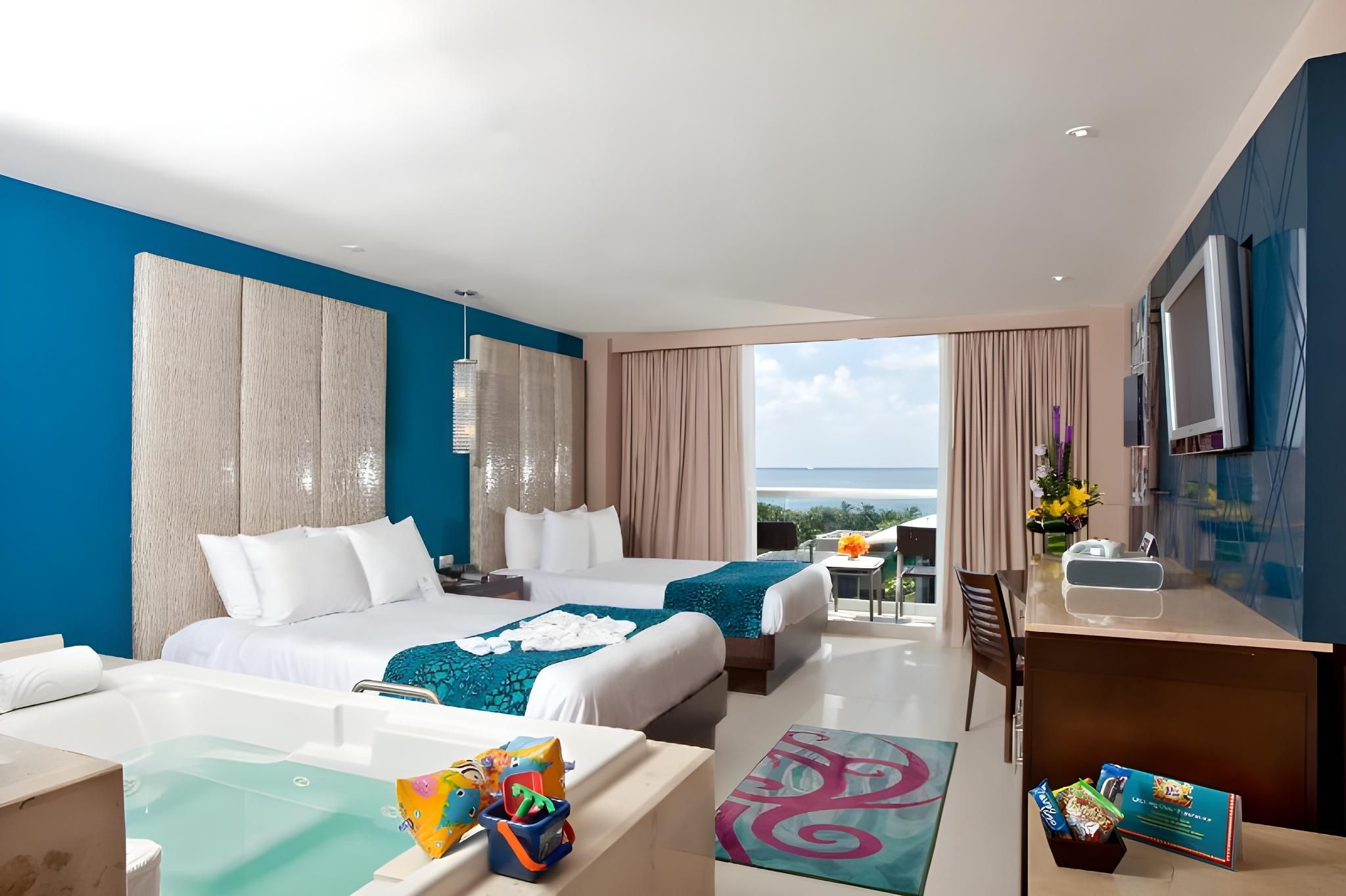 Deluxe Family Lagoon View (2 Bdr)