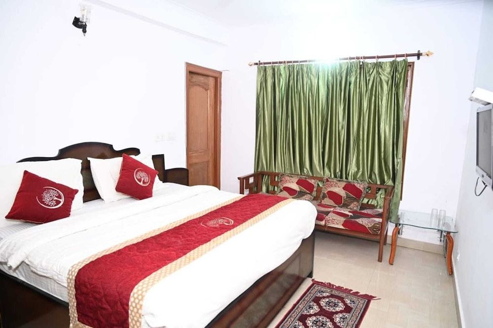Ambience Hill Nainital Deluxe Double Room 7