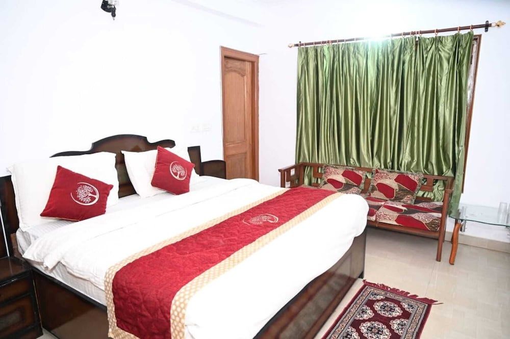 Ambience Hill Nainital Deluxe Double Room 4