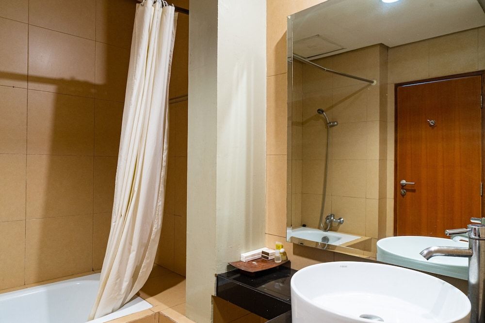 RedDoorz Plus near Blok M Square Suite (RedDoorz) 3