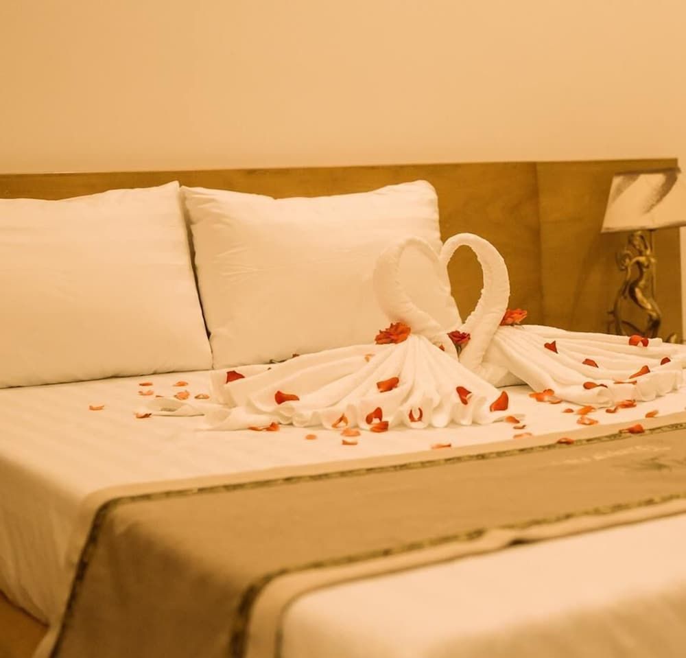 Tuyet Suong Villa Hotel Standard Double Room 4