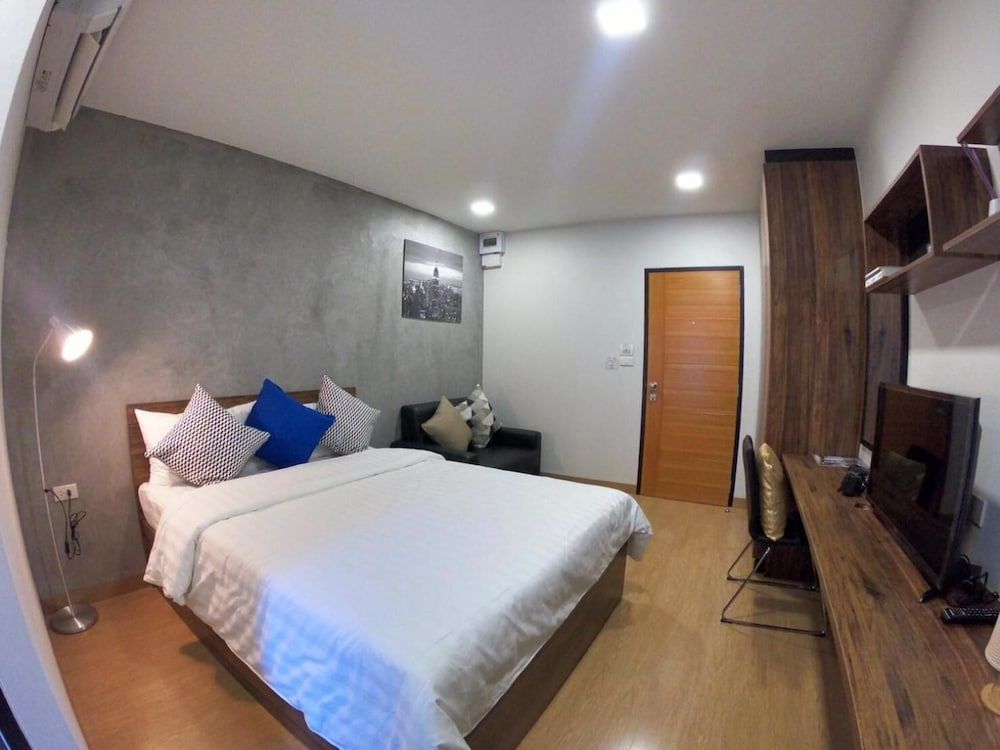 undefined Tata House 8