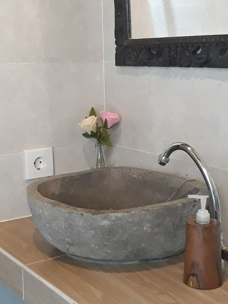 Sanga Suites Villas Deluxe Room 6