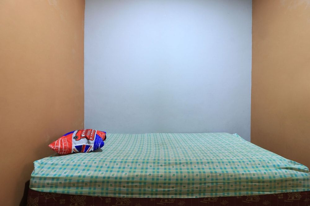 Residence Minimalis Mampang Standard Room 4