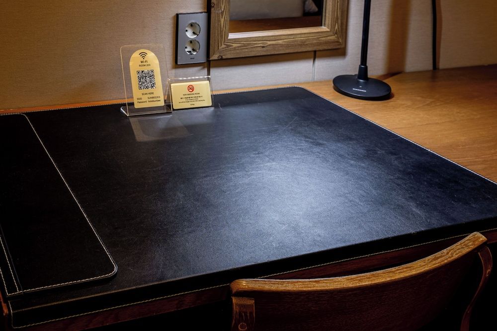 Hotel Sunbee Insadong Standard Double Room (Check parking with hotel. No parking without confirmation) 5