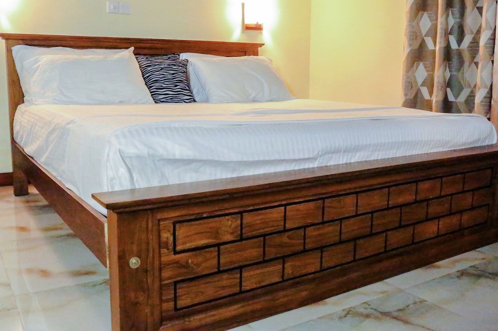 undefined Lihini Scandic 6