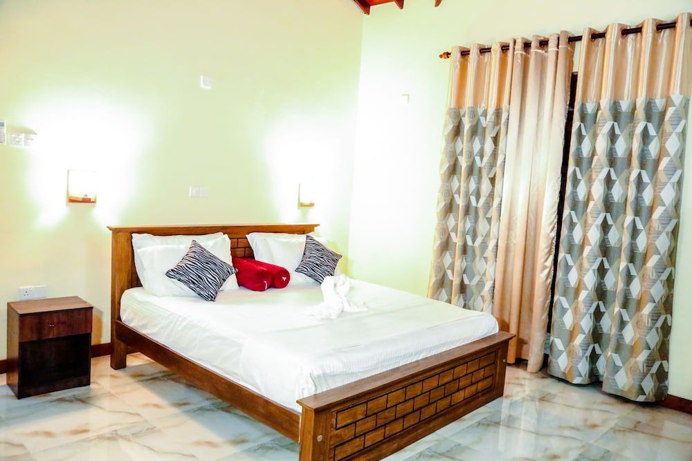 undefined Lihini Scandic 10