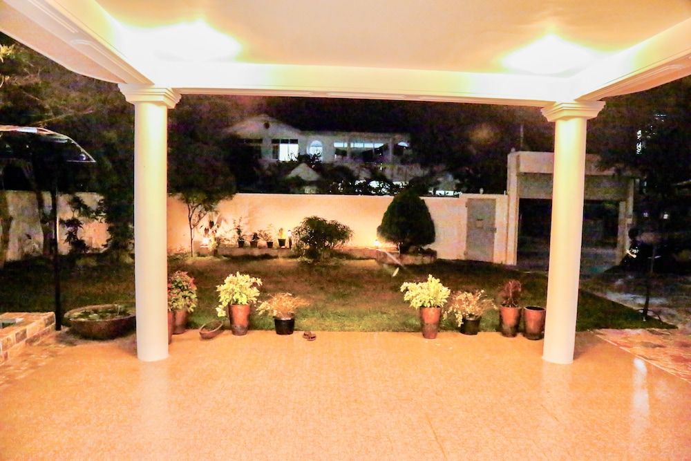 undefined Lihini Scandic 4