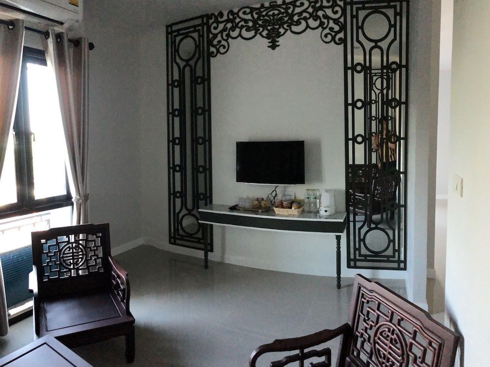 Anakin Boutique Hotel Premier Suite, 1 King Bed, Non Smoking, Private Bathroom 3