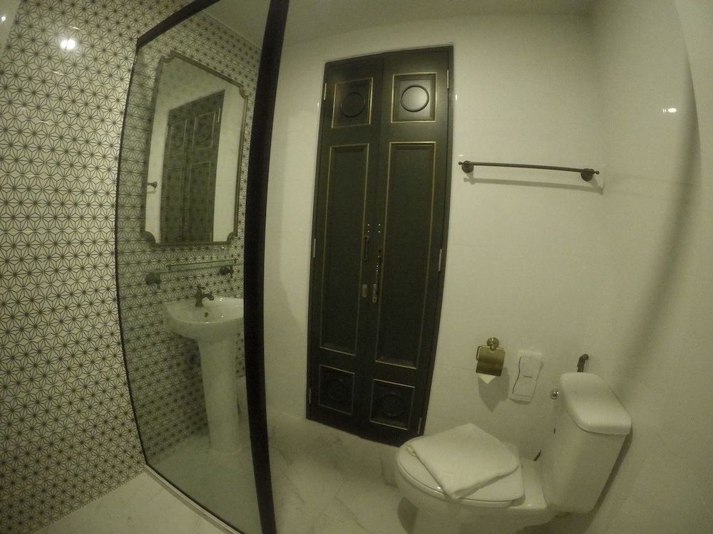 Anakin Boutique Hotel Premier Suite, 1 King Bed, Non Smoking, Private Bathroom 4