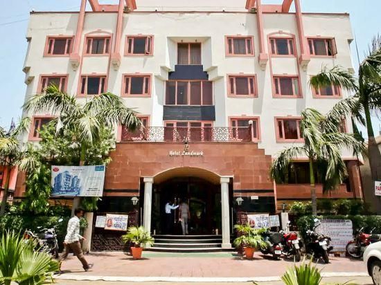 undefined Hotel Landmark 10