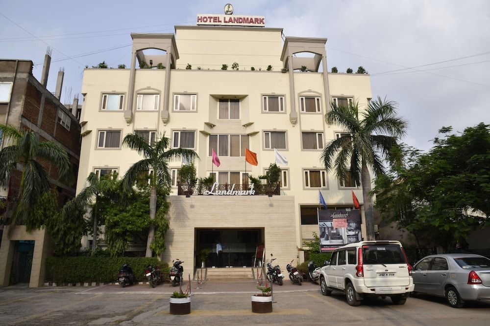 undefined Hotel Landmark 6