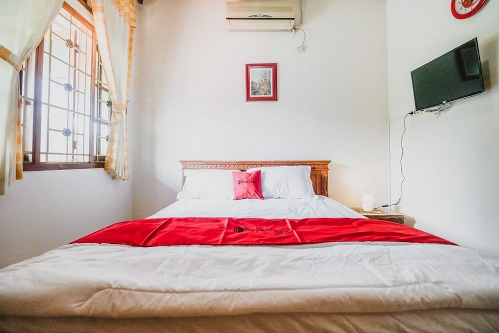Standard Room, Shared Bathroom