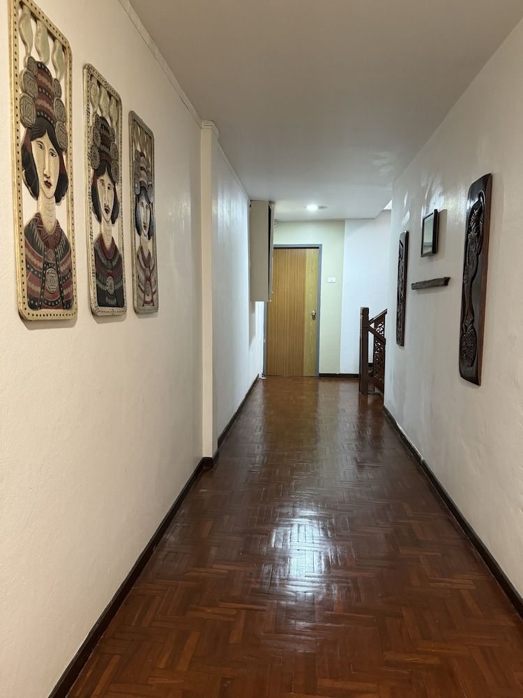 undefined Aunt & Uncle's House 7