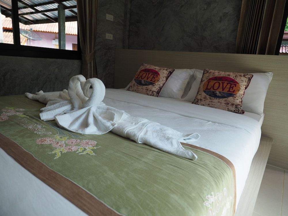 Baan Keree Thara Khiri Wong Standard Room 8